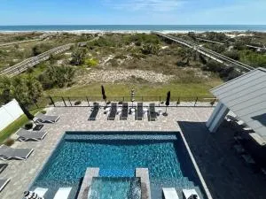 Enchanting Beachfront House with Luxury Pool & Hot Tub and Direct Oceanfront - Cedar Landing
