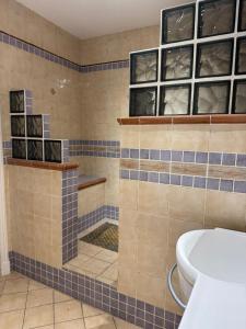 Maisons de vacances Camping du Vauvert : Maison de Vacances 4 Chambres