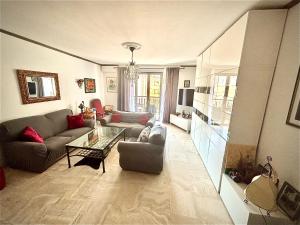 Évasion aux Portes de Cannes 100m2 Lumineux 2 Chambres Terrasse et Commerces