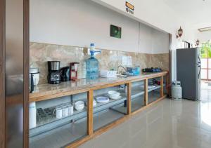Entire Home Near Beach, Quiet Area, Pool