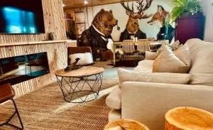 Tea Time Lakeside - Kaslo