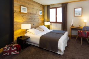 Double Room room in Hillary Hotel