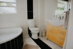 Ballito Vista - Stunning Seaview - Walk to Beach - 3 Bedroom