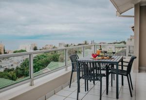 Ballito Vista - Stunning Seaview - Walk to Beach - 3 Bedroom