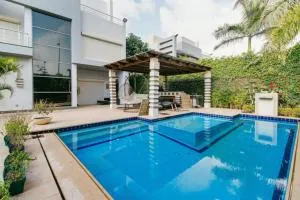 فيلا استاند اللون ذهبي - 十月六日城