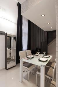 Silver Apartment