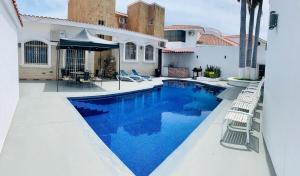 Casa Lomas en Zona Dorada, 5 minutos de la playa