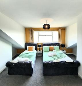 Home in Woodhouse, Leeds,Free 4 Car Parking,Free WiFi