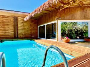 Villa Sophia Central with private plunge pool by DadoVillas