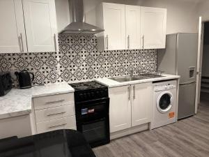 CROYDON 2BR Apt Spacious Free parking