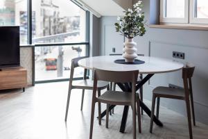 City Frame Apartment