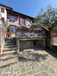 Ester Lakehouse, graziosa casa indipendente - Льерна