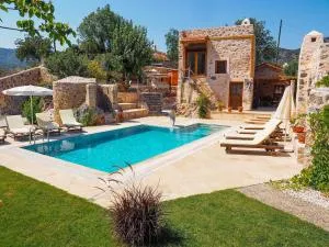 Villa Apsara - Secluded Oasis - Big Pool - Amazing Views - Kınalı