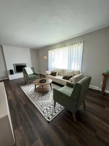 Spacious home, 5 mins to Missouri Valley College - Marshall