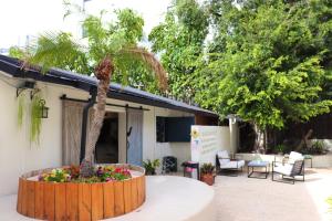 ALOH Seaside Womens Hostel