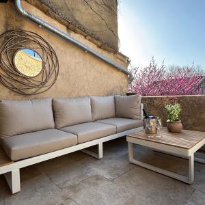 Appartements La Grande Bourgade-Authentique Maison en Pierre avec Terrasse Climatisation au Coeur d-Uzes : photos des chambres