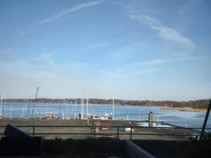 Schleizauber Ferienwohnung mit Wasserblick und einer großzügigen Terrasse - Hüsby