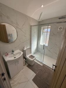 Dudley, Birmingham and Wolverhampton Contractor and Family Stay B69