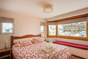 MICHAY Cabaña B en la base del cerro Catedral con vistas