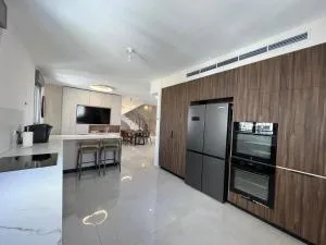 Splendid Penthouse Duplex 6 Rooms ! - Netiv Lah