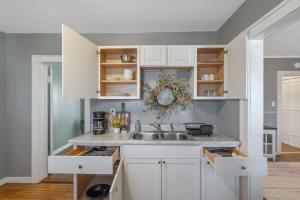 Modern 1BR Near Syracuse U, Zoo & Dome, Fast WiFi