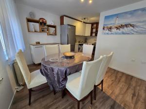 House Lorenco, Selce