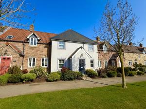 Maris Cottage - 4-star hotels in Filey