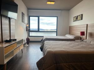 Gray Fox Apartments - Marina