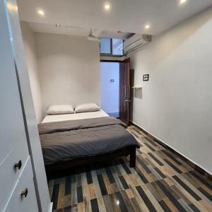 Stylish comfy Room near Airport
