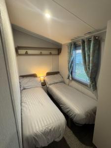 Fantasy Island Holiday Park Eastgate - The Seasons with Hot Tub - Coastal Caravan Breaks