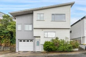 Urban Oasis - Johnsonville Holiday Home - Newlands