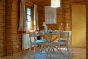Familienurlaub im Wald am Twistesee Ferienhaus 20 nur 300 m zum See - Grill & Terasse & hundefreundlich - Twistesee-Ferien