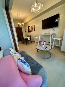 The Palladium - Modern Executive Studio