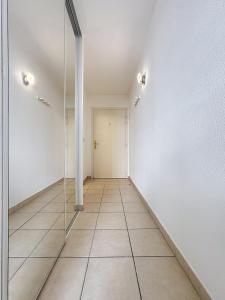 Studio calme avec balcon proche du port de Nice