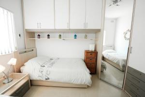 Seaview flat in Melliehas heart