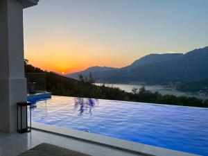 Boka View House Luxury Sea View Villa in Luštica Bay