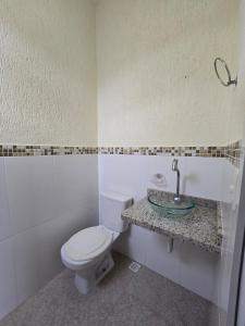 Casa - 2 suites, churrasqueira no terraço - 200 mts Praia do Sapê