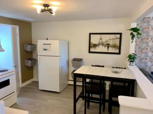 Central Location Cozy and Well-Equipped, Unit #3
