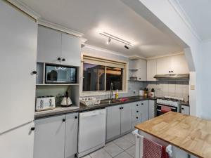 Northern Home-Close to Airport, Walk to Train
