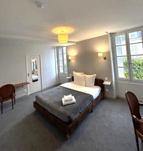 Hotels Hotel Restaurant La CHEVALIERE : photos des chambres