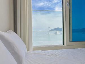 Harmony Gwangan Bridge Front View