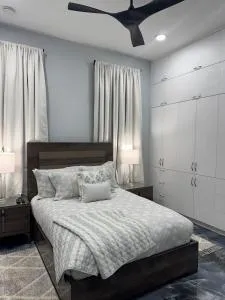 Serene Stays Naples - Harker