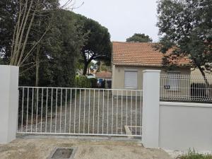 Maisons de vacances Maison renovee 4 ch. avec jardin, a 700m de la plage et proches commerces - St Brevin Les Pins - FR-1-364-152 : photos des chambres