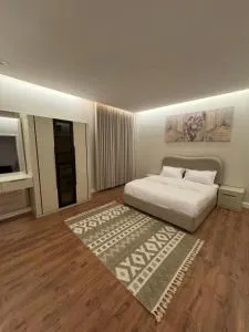 دور أرضي راقٍ بأثاث أنيق - Al Ḩalaqah