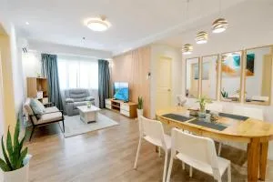 Cozy 2-Bedroom at South of Market SOMA BGC near SM Aura, Market! Market! & Bonifacio High Street - Fort William McKinley