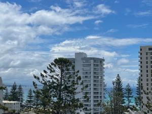 Snapper Rocks Retreat