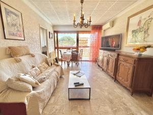 Appartement 3 pièces à Fréjus avec piscine partagée, près du centre - FR-1-226A-205