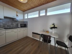 Appartement rénové pour 4 pers., vue mer, salle de jeux et parking inclus - FR-1-364-180