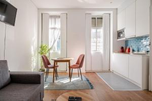2-Studio House Steps from Best Attractions of Porto