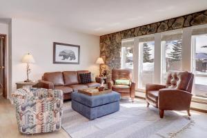 E101 Lake Cliffe condo